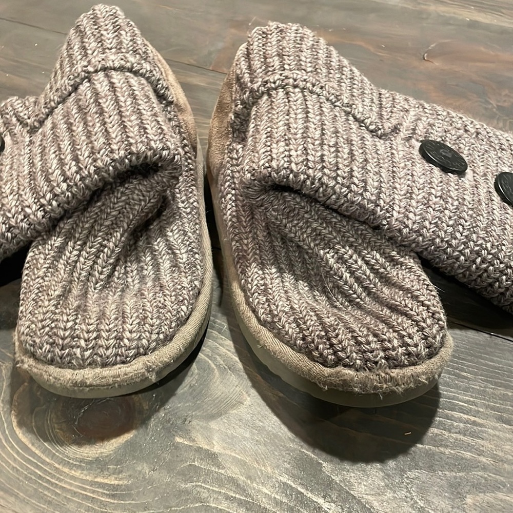 Ugg sweater boots size 1